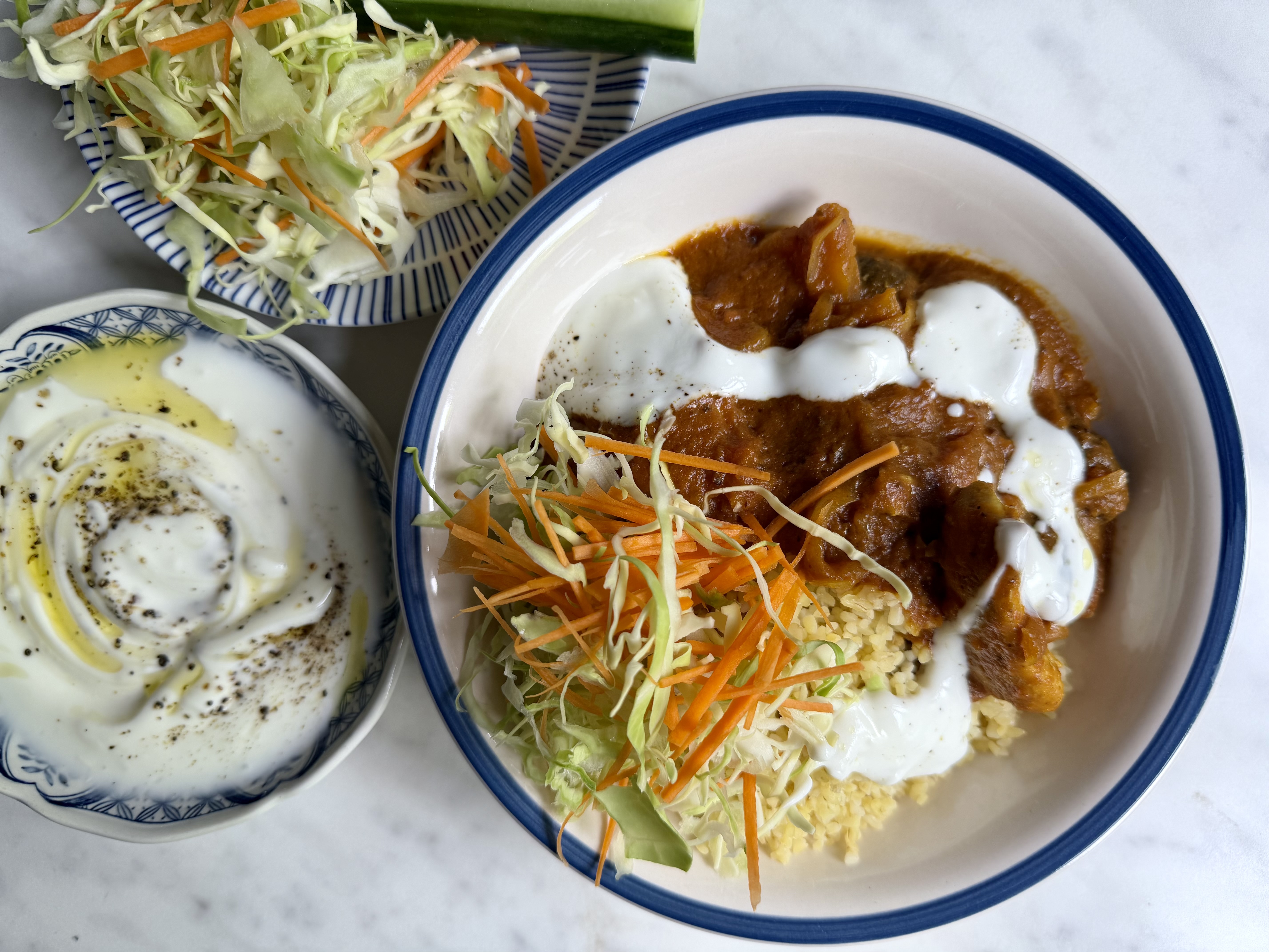 HEAT Marrokansk tagine med bulgur og kålsalat