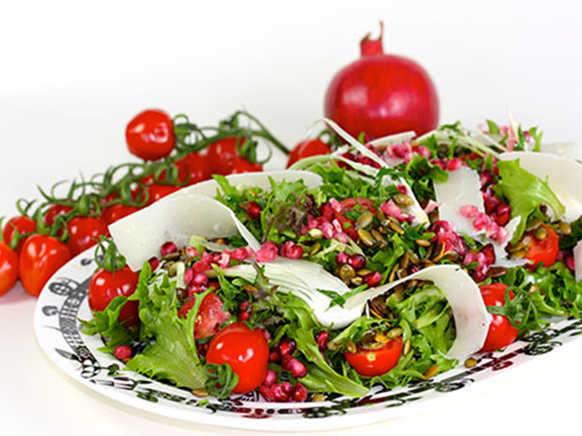 Tinas salat med granatæble og ristede græskarkerner