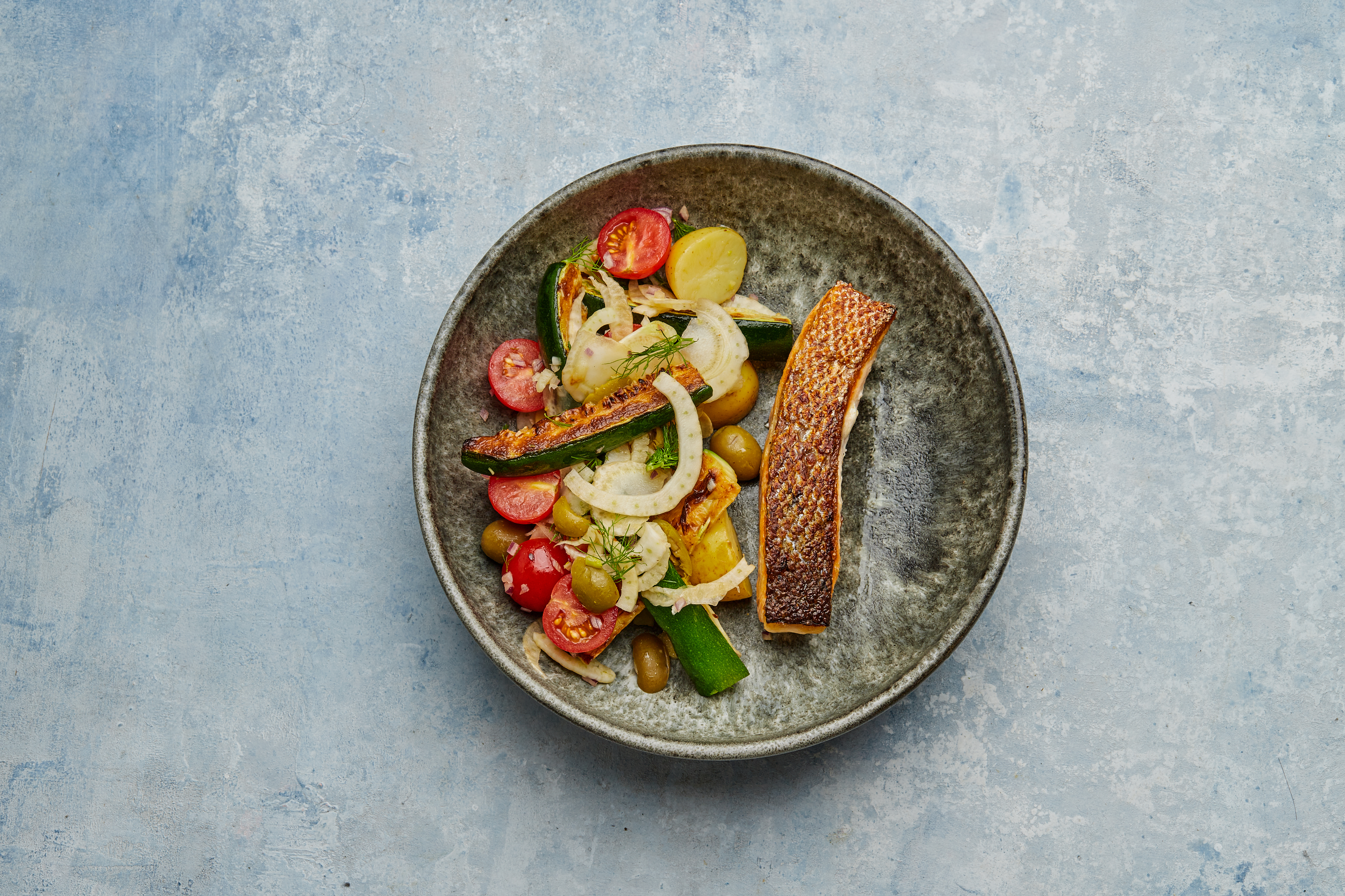 ELITE Team DK Stegt laks med kartofler, tomat og fennikel