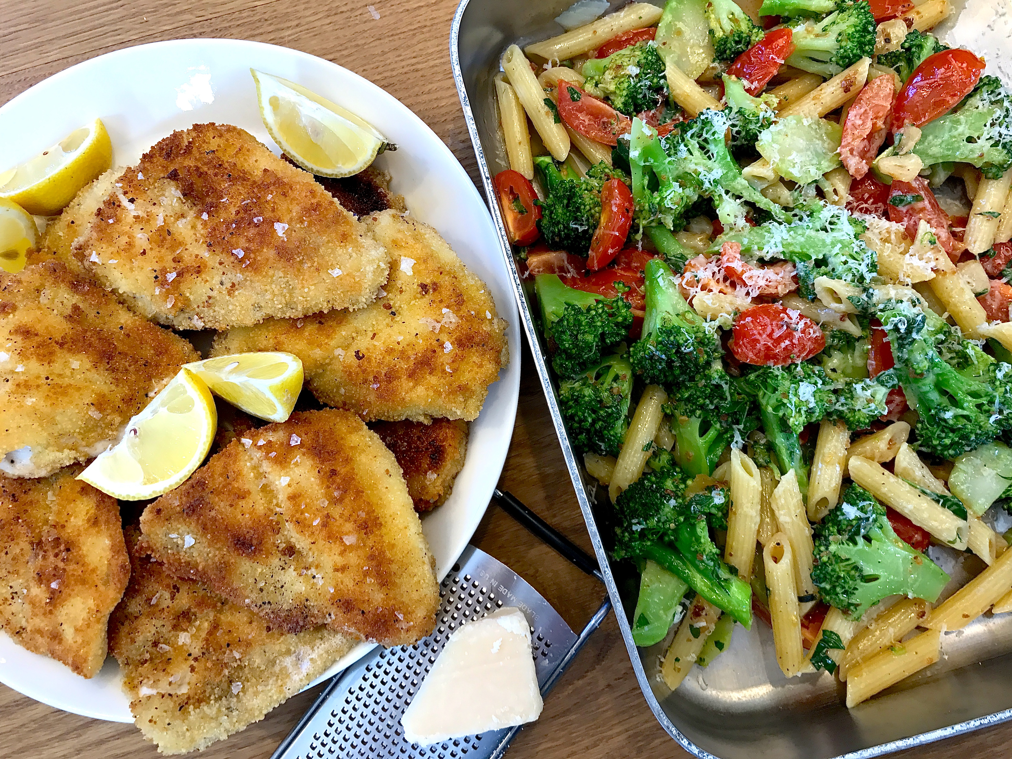 Kullerfilet "Milanese" med rigatoni, broccoli og tomat (KnogleSund)
