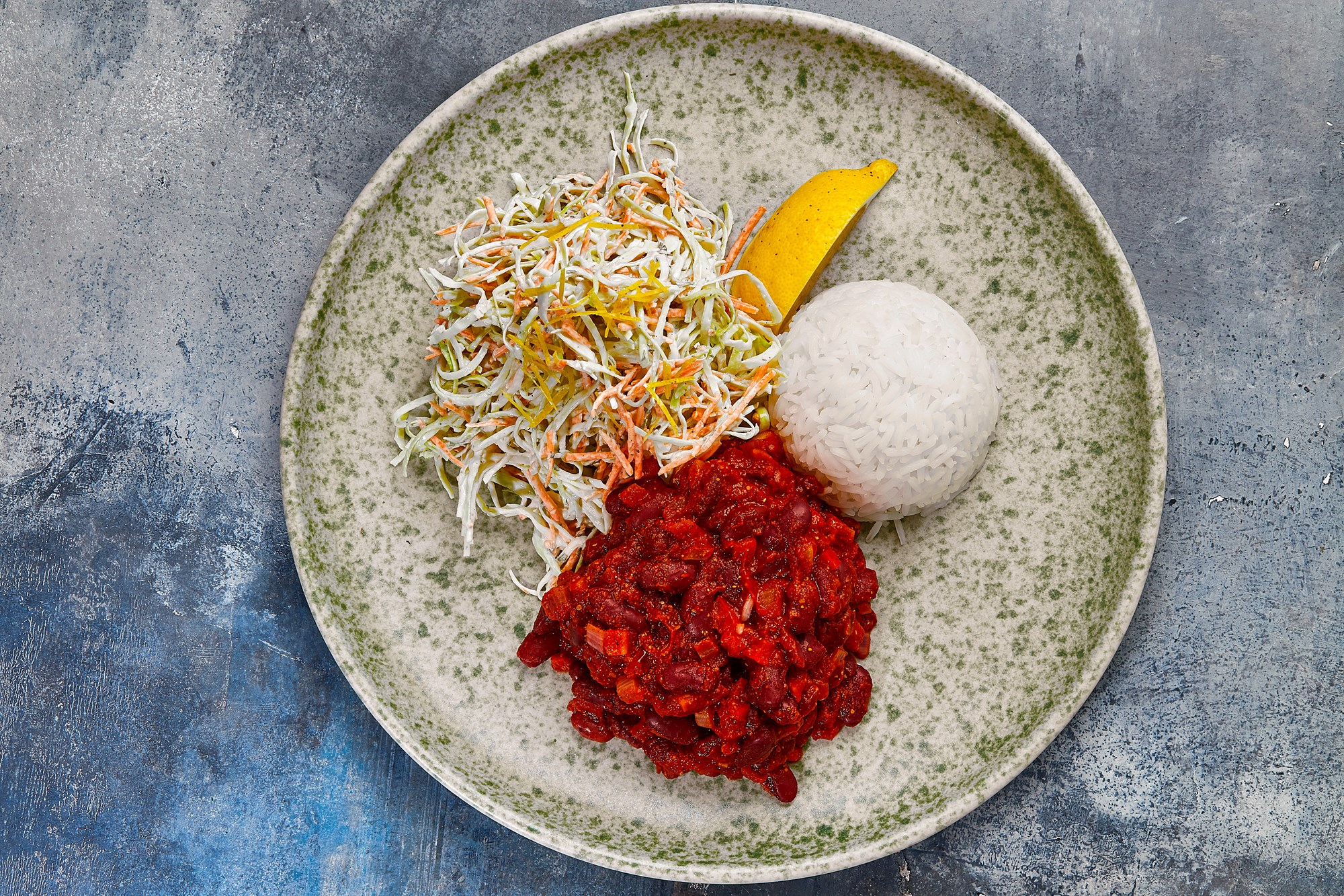 Just-heat: chili sin carne med coleslaw og brune ris