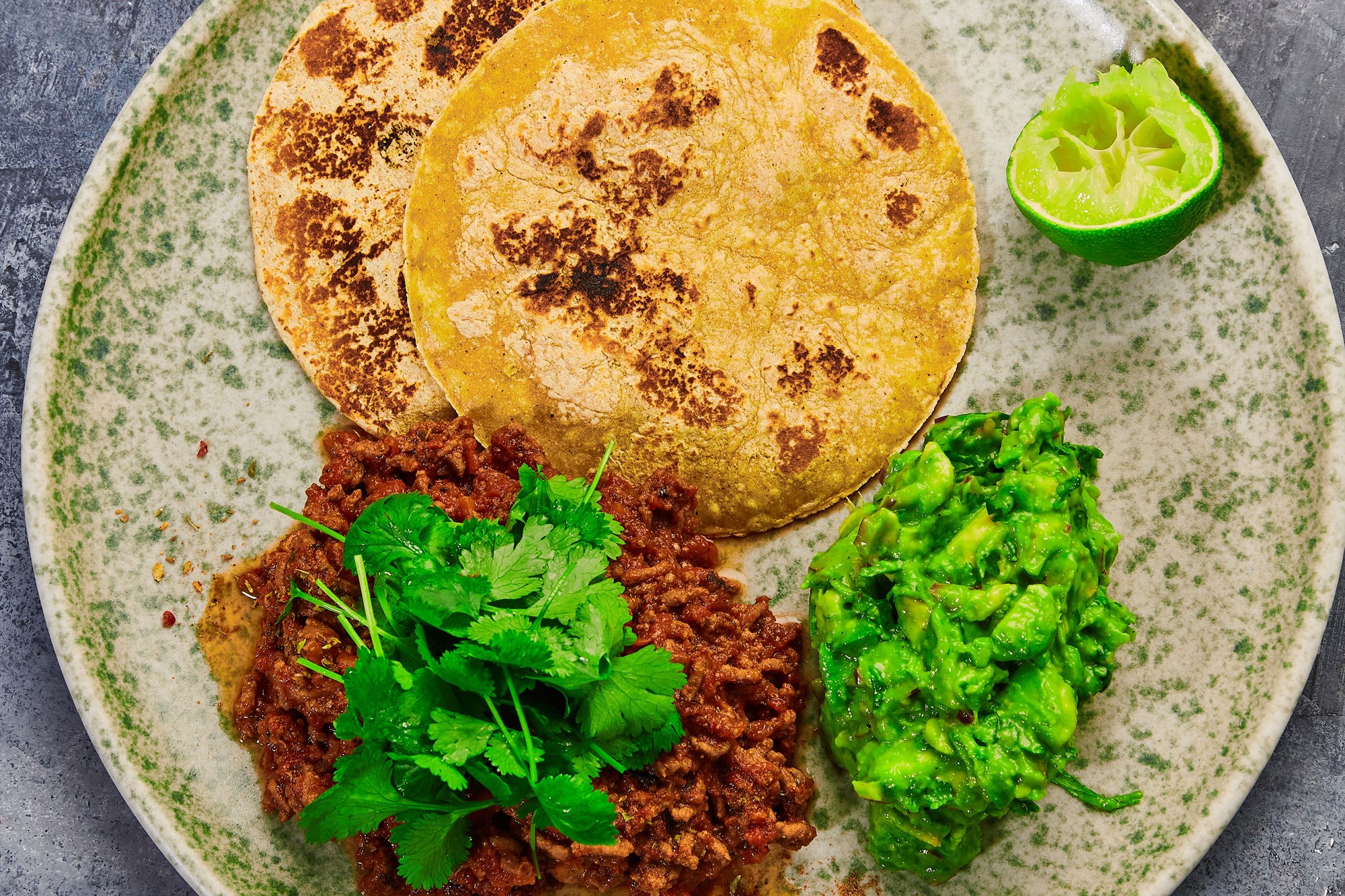 Team DK Just heat Mexikansk Picadillo med ris & avokado-rødløgssalsa