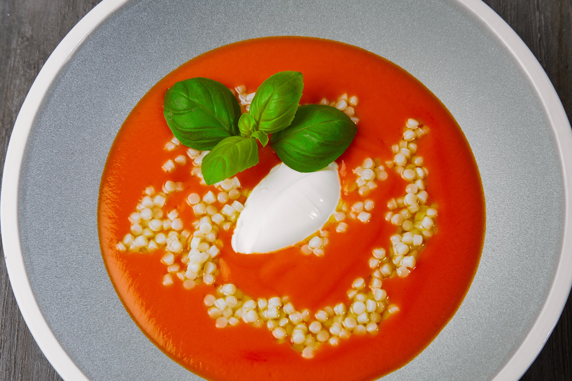 Just-heat: Tomatsuppe med fregola sarda og creme fraiche