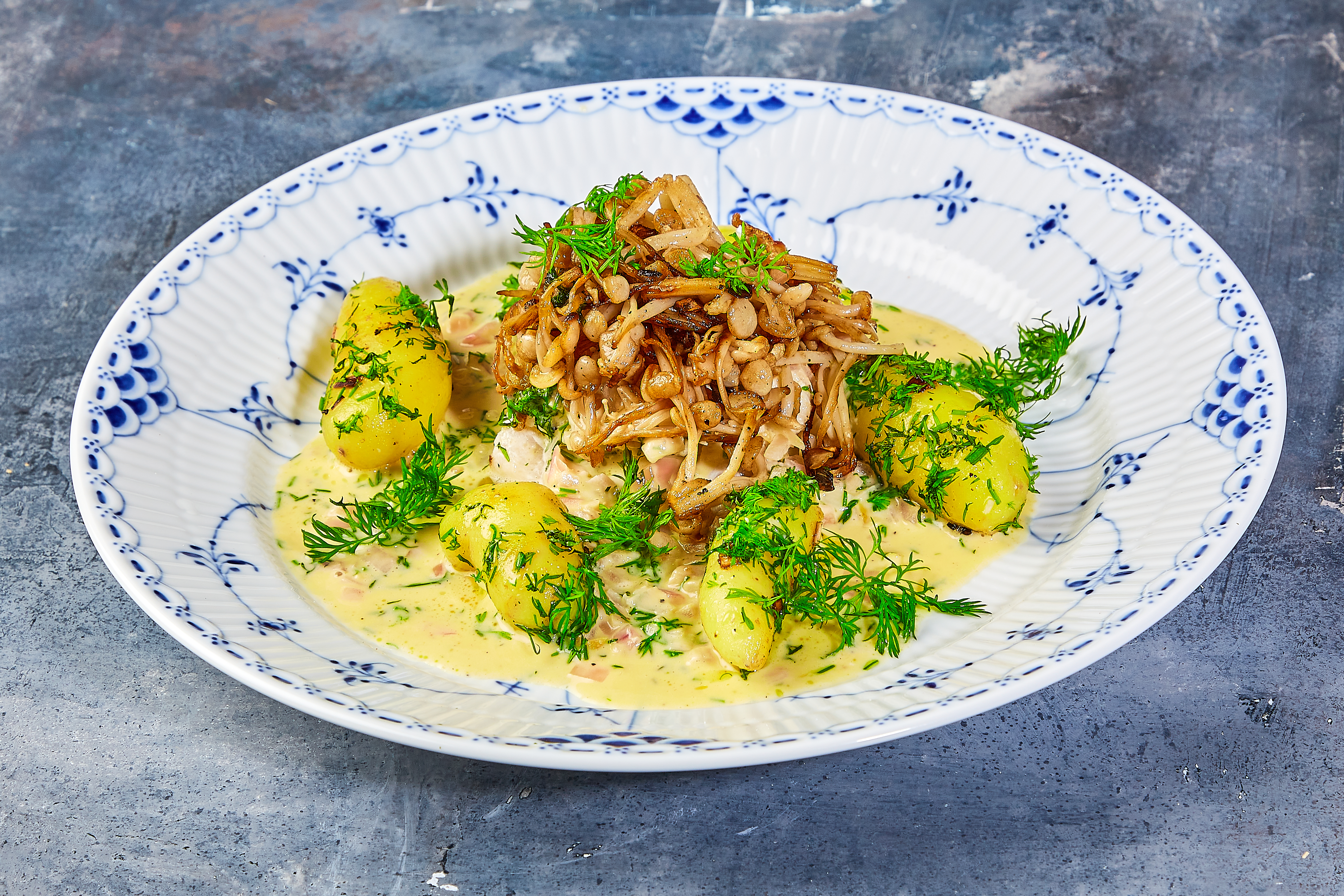 Citrongratineret skærising/rødspætte med kartofler, enoki & dildsauce