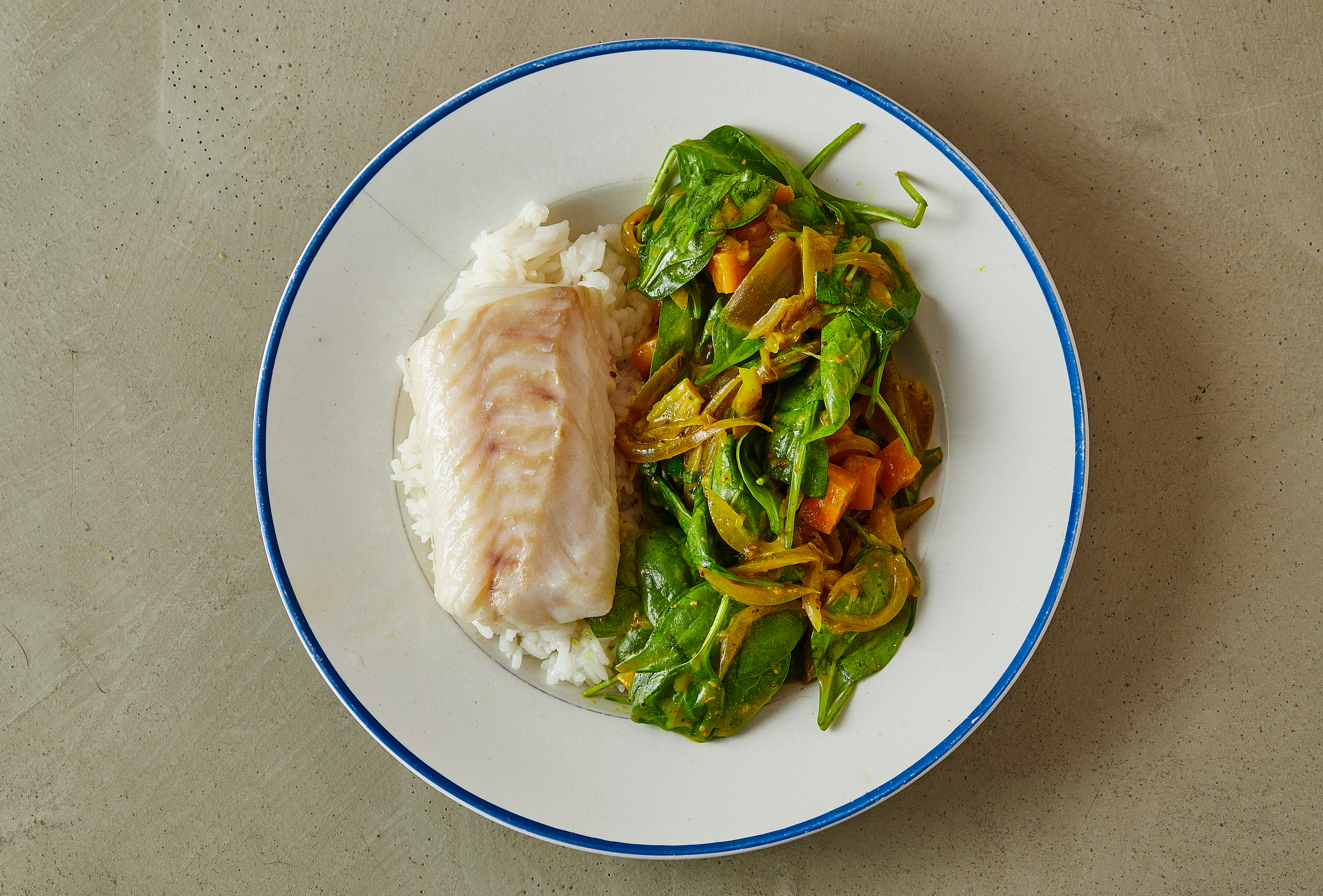 Bagt torsk med katsu curry, spinat og ris
