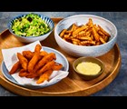 "Fiskefingre" med pommes frites, remoulade og kålsalat med æbler og tørrede tranebær