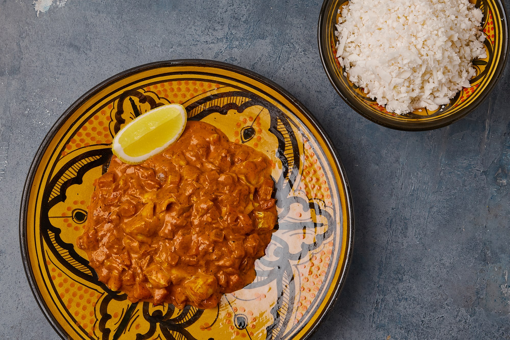 Indisk garam masala curry med torsk og blomkålsris