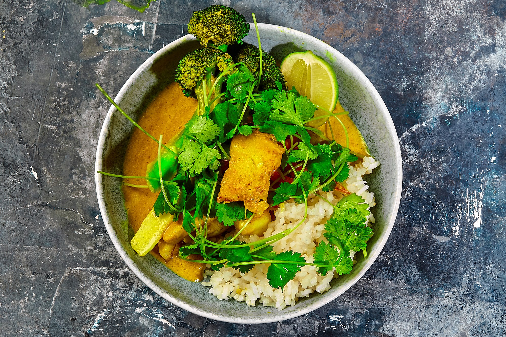 Fish curry med kuller, peanutbutter og broccoli