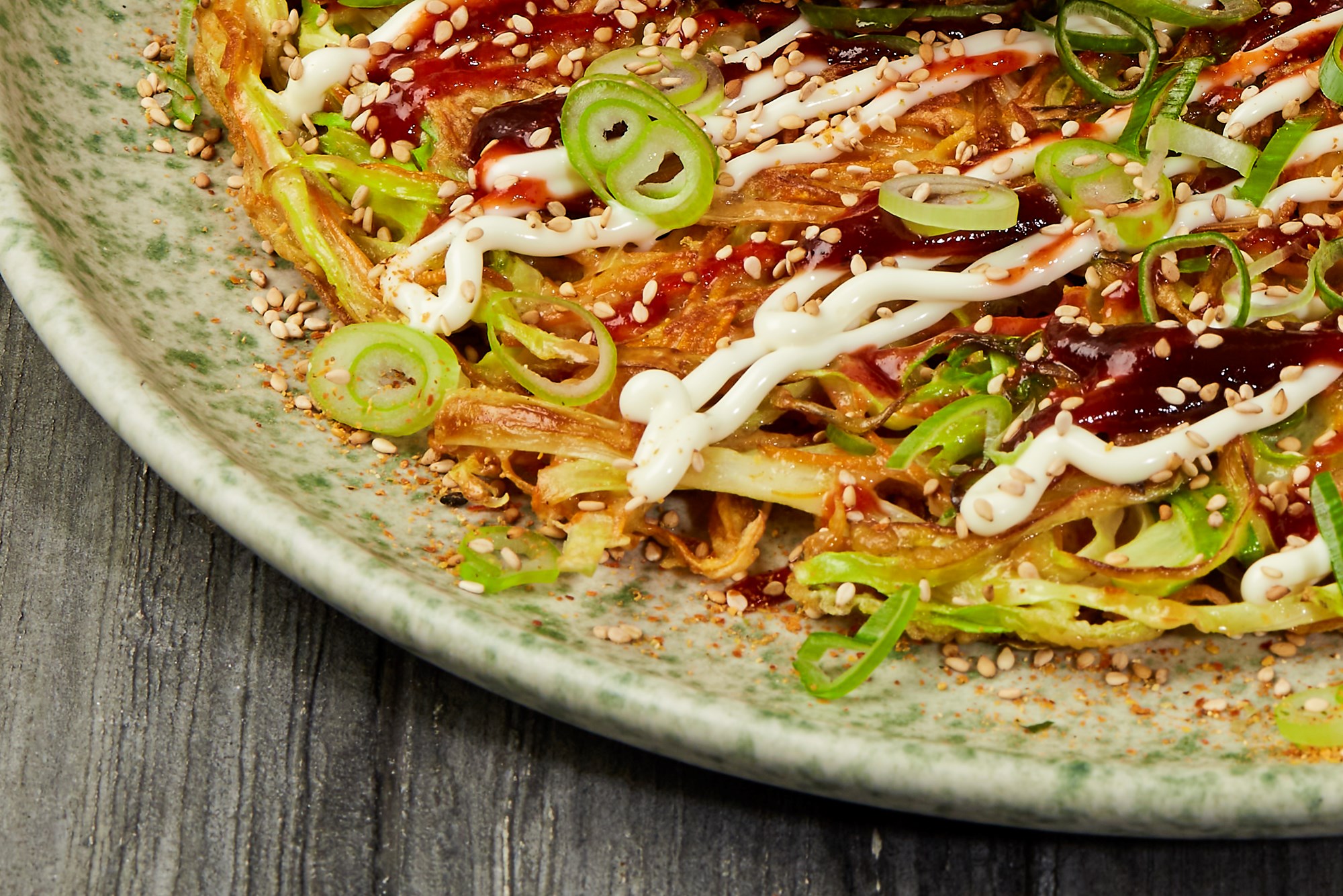 Okonomiyaki med mør okse, hoisin og Shichimi tôgarashi