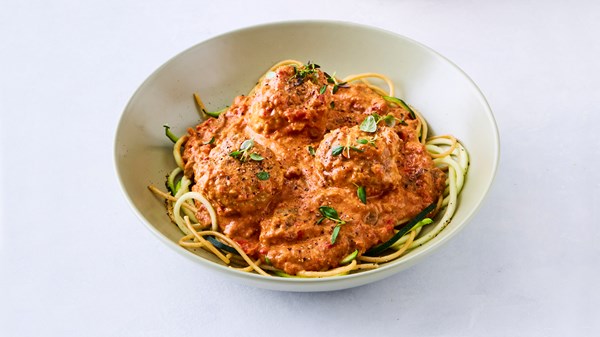 MK Kyllingeboller i tomatsauce