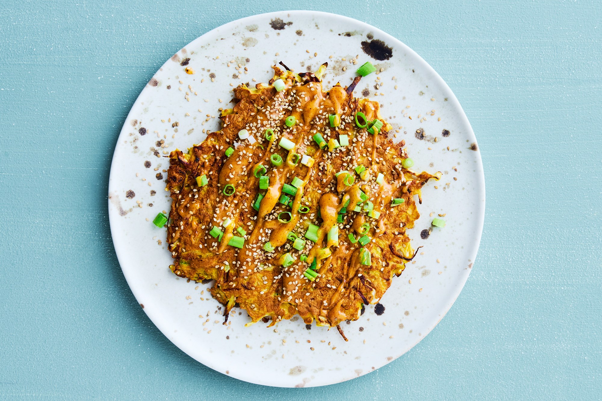 Okonomiyaki - japansk kålomelet med chilimayo